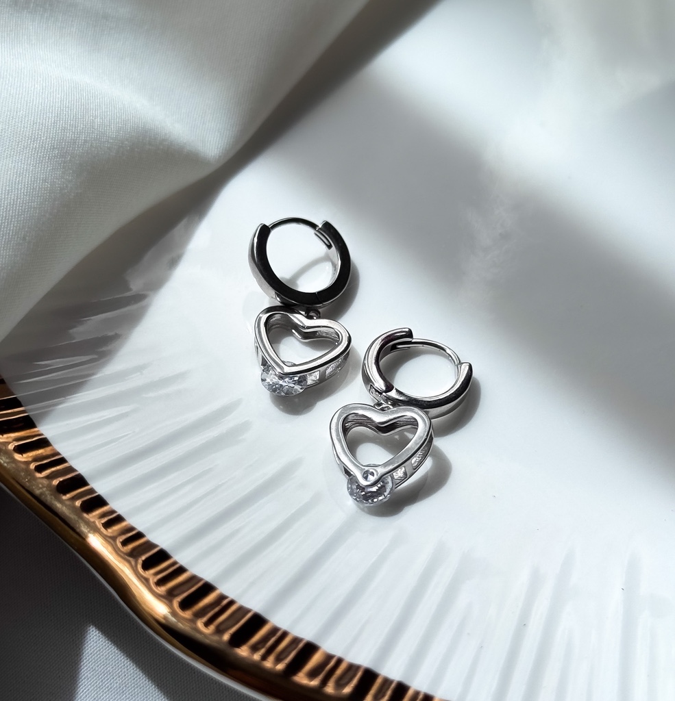 Alina Karika Fülbevaló